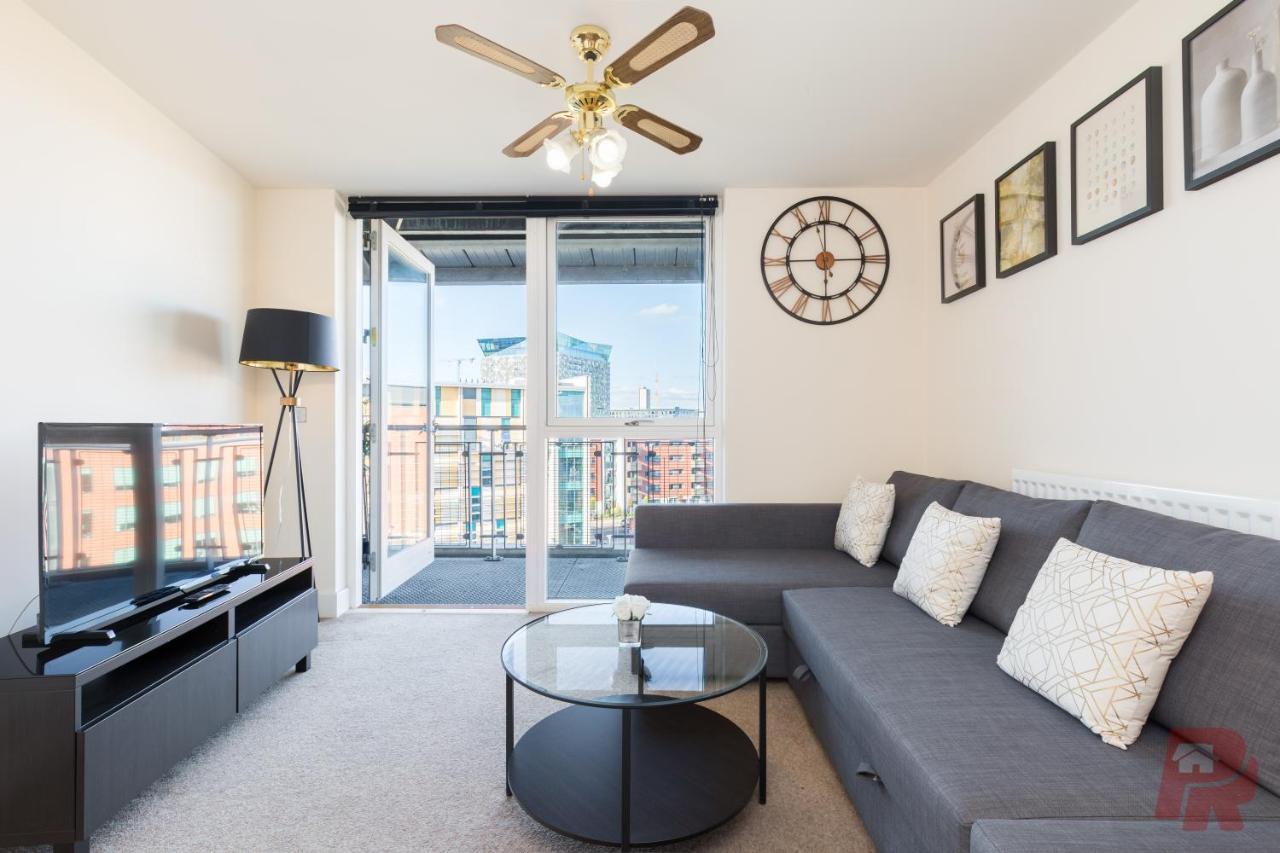 Birmingham City Apartment Skyline Views - Free Parking & Balcony Exterior photo