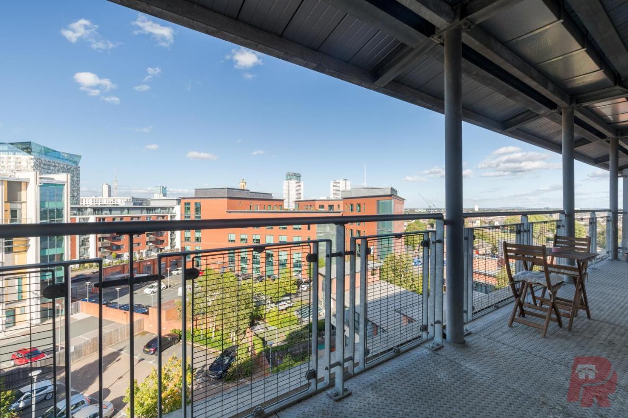 Birmingham City Apartment Skyline Views - Free Parking & Balcony Exterior photo